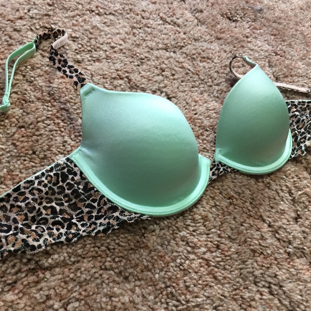 VS Pink Mint and Leopard Lightly Lined 32C Bra
